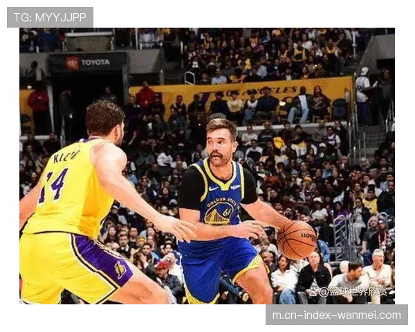 湖人利用步行者失误得到20分 防守压迫体系在转换进攻中建立优势